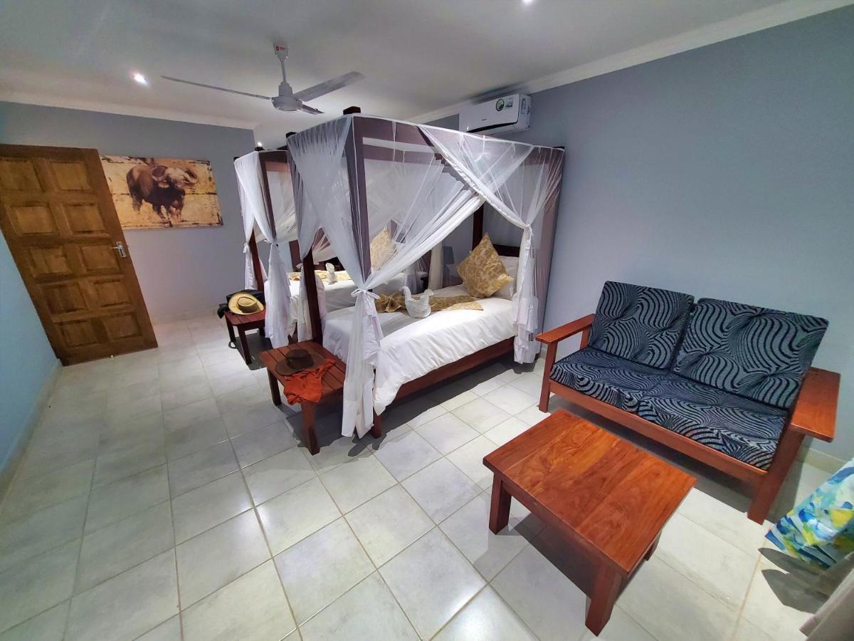 Tlou Safari Lodge Касане Экстерьер фото