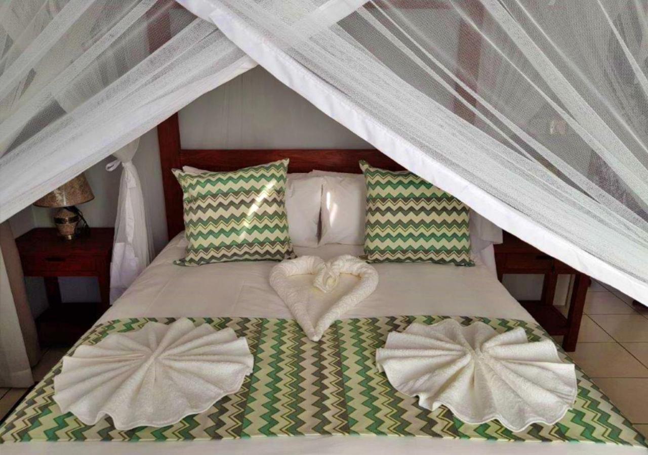 Tlou Safari Lodge Касане Экстерьер фото